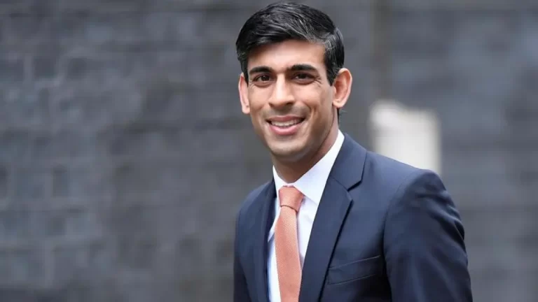 Rishi Sunak Biography in hindi, Net Worth, Family, Age, Nationality, Political Party, Education Qualification